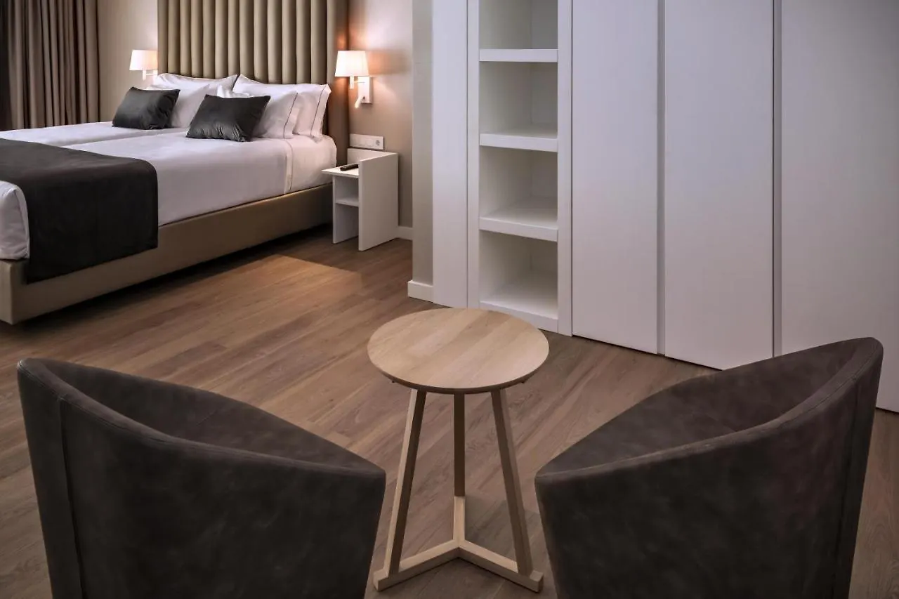 Hotel Playafels Кастельдефельс