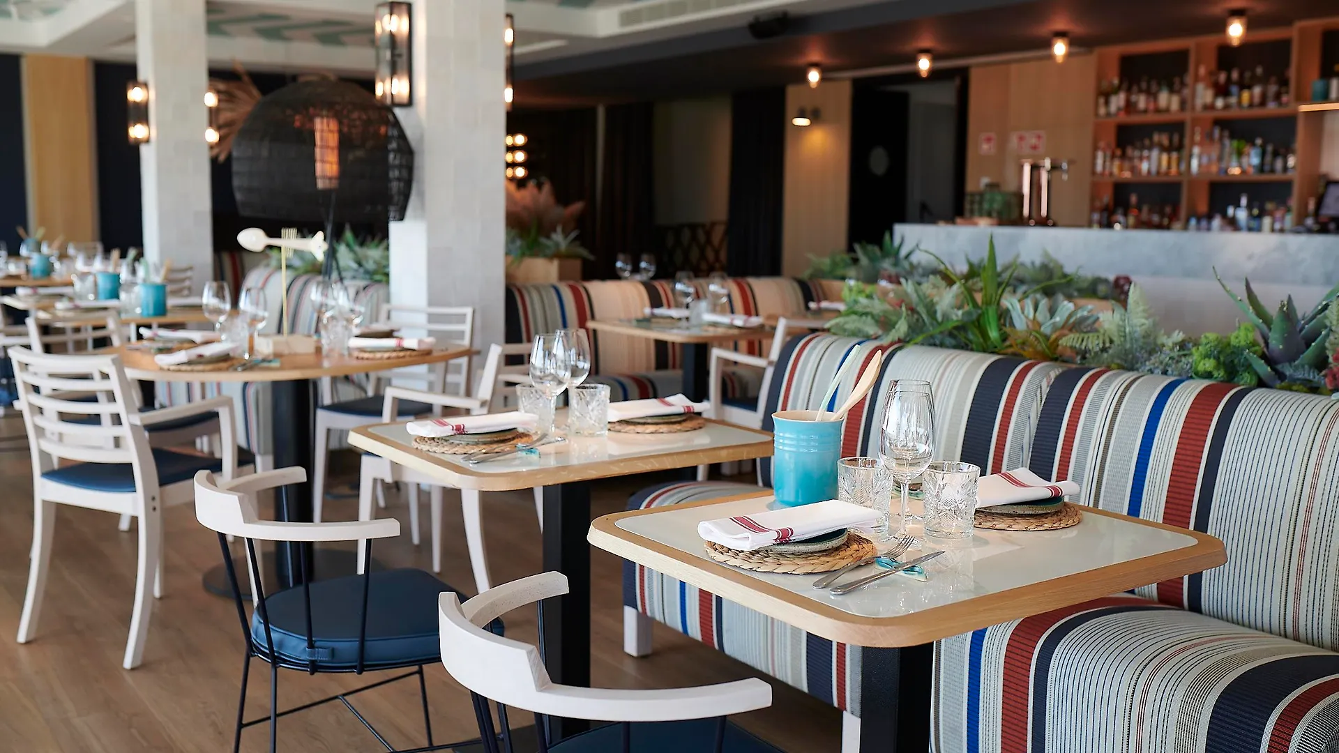 Hotel Playafels Кастельдефельс