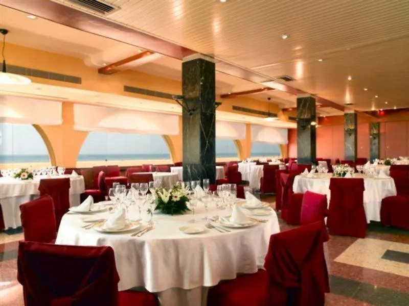 Hotel Playafels Кастельдефельс