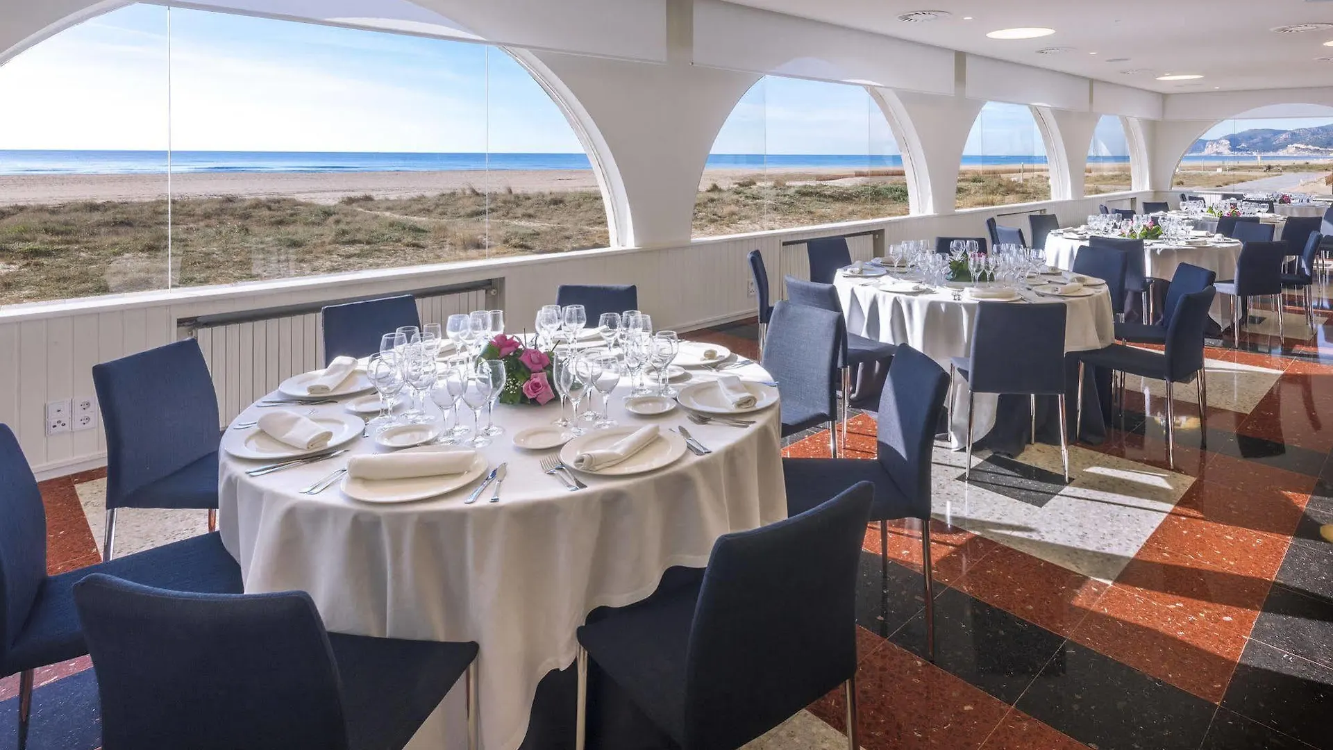 Hotel Playafels Кастельдефельс